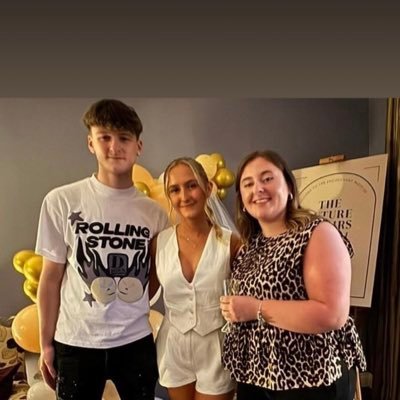 Hi I am a mum off 3 wonderful kids.We are a foster family and enjoy it lots.Loving having kids to come stay.Its very rewarding.children should be safe and loved