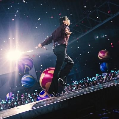 .•°*🌸 until the days of flower blossoms,
please stay, please stay there a little longer 🌸*°•. 

 bts fan account 💜 she/her 29