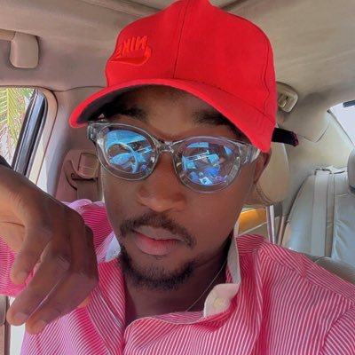 Insurance Claims and Anti-fraud Analyst | MUFC supporter| Foodie | selectively available