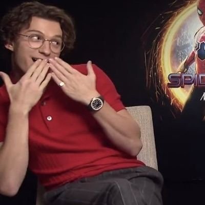 seasonalnova's profile picture. whoosh