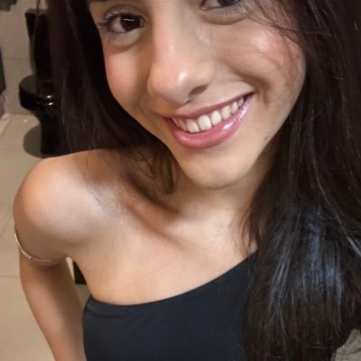 uma mistura de flamengo, cbv, boi bumba caprichoso, e filha da ariana grande e do frank ocean