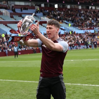 “Only boubs a man need in life” @BoubaKamara_4 | UTFV|@avfcofficial