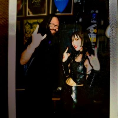 This is the OFFICIAL twitter of Guitarist and seasoned idiot Crushingsludge, follow at your own risk.....