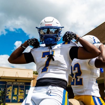 6’1 210 ILB / OLB @sumterfootball | C/O ‘27 | 📲803-848-6983 | 📧brownnayshaun493@yahoo.com | 3.4gpa