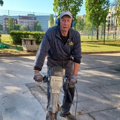 UweKrge69671705's profile picture. 