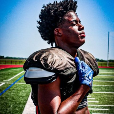 MLB/DE | 6’0” 199lb | Class of 27’ | Iowa Colony HS | GPA 5.07 |@coachrgarza