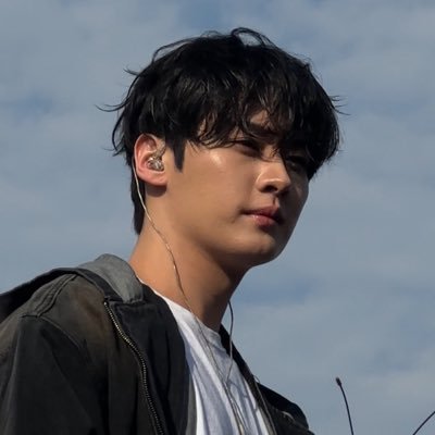 canté grow up con stray kids ❤️🩹 han jisung me apuntó mientras cantaba blind spot???