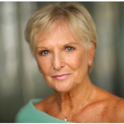 Wife and Mum first and singer/actress in my spare time. Formerly a member of The New Seekers, Mrs J, Blood Brothers and lucky to have done many TV shows etc.