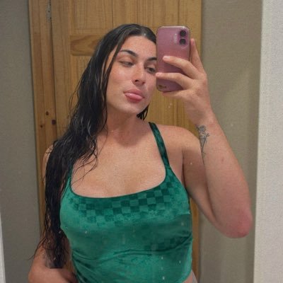 💸 findom trans queen | your wallet bows to me | $25 tribute to DM