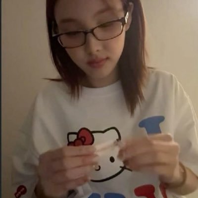 Hyejoosberet's profile picture. Shady AF CaitVan facts n tea