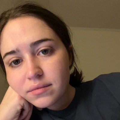 madelinepitcock's profile picture. beep beep gotta tweet