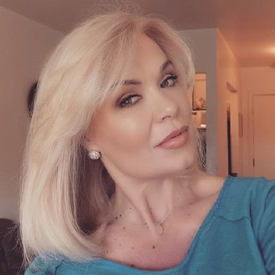 Independent and not afraid to fight
SOTYOB – She Owns The Year, Owns Beauty