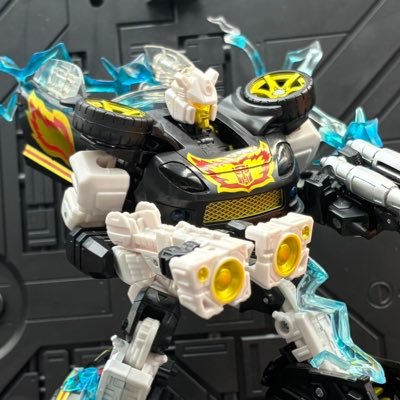 I’m bad at social media | 24 | He/him | Transformers/anime/misc figure collector