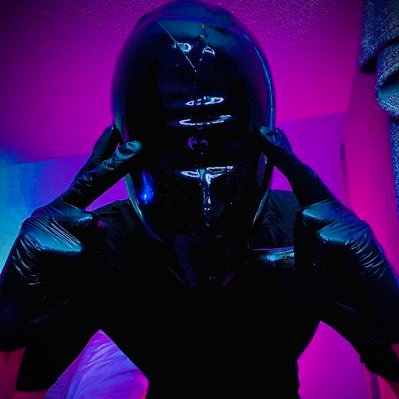 British chap! Married! Chronically bad at video games & very easy to jumpscare but at least I’m kind of funny! Twitch affiliate! Come play some games with me!