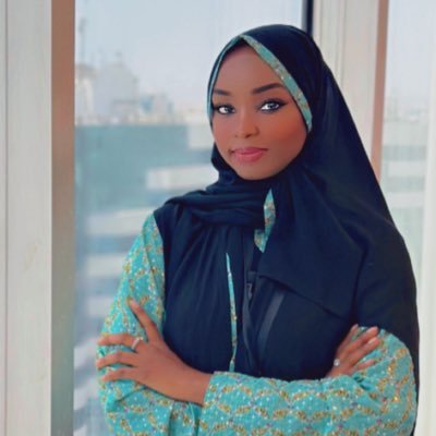 مستشارة أعمال👩🏾💻 توستماستر مع وقف التنفيذ🎙️ مهتمة ب تصميم مجوهرات💎 تجدني حيث العلم،التطوير،التحسين،☕️📚✍🏾 محاطة بأية ومايلقاها إلا ذو حظ عظيم❤