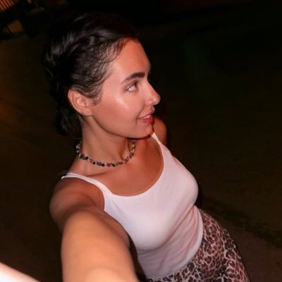 mhrnaawz's profile picture. 🌨️ مِـــه