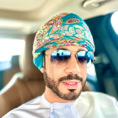 (أيهذا الشاكي وما بك داء-كن جميلا تر الوجود جميلا) أفتخر بهويتي العمانية🇴🇲 أحمل رسالة (التعليم) شعاري(لاحدود ولا نهايات للعلم)