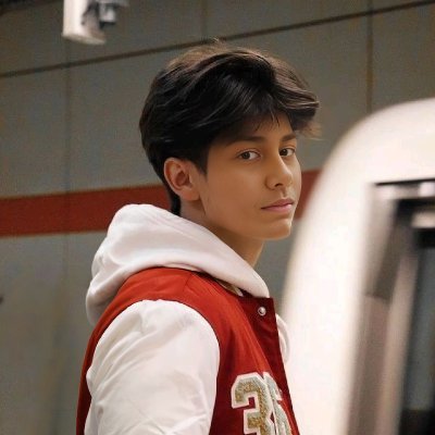 subhanmalik911's profile picture. Building my ChatGPT Chrome extension from scratch in 30 days 🚀 | Newbie dev learning JS, HTML/CSS | Sharing the journey to grow a community | #BuildInPublic