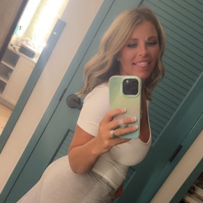 🤍she's a GOOD girl who's favorite things are BAD...come watch me do alll the bad things THIS IS MY ONLY X ACCOUNT ALL OTHERS ARE FAKES AND SCAMMERS