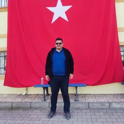 Tam bağımsız bir Türkiye için mücadele eden bir genç.