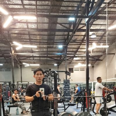 LoshaSoeun's profile picture. Hold