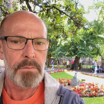 A regular Dutch 🇳🇱 guy, who loves to have fun.Married,and enjoys sharing funny,cool or weird stuff. No DM. 🚫.💯🥰👌😁🤣.