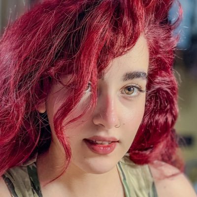 fatemahza's profile picture. illustrator & maker ✨ little dreamer🍓