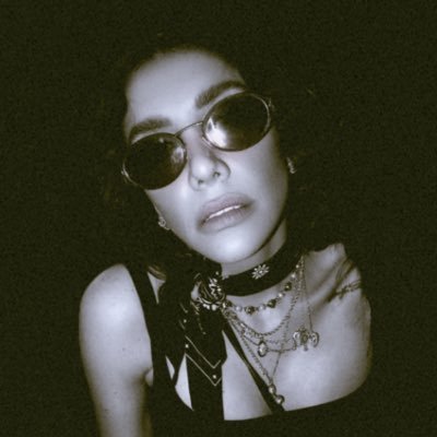 Moondeguerlain_'s profile picture. 