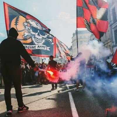 Aime ta ville et supporte ton club local !
#Boulogne ⚓ #USBCO 🇹🇹 #LaLibé 🏟️ #TribuneRibéry 📢 #BF1898 🏴☠️ #Football ⚽ #Copains 🤝🏻 #Bières 🍻 #Pyro 🔥