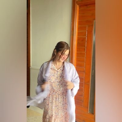 khanzadi_mehak's profile picture. Med Girl 🩺 | 🇵🇰 → 🇦🇪  |Coffee / Chaos ☕