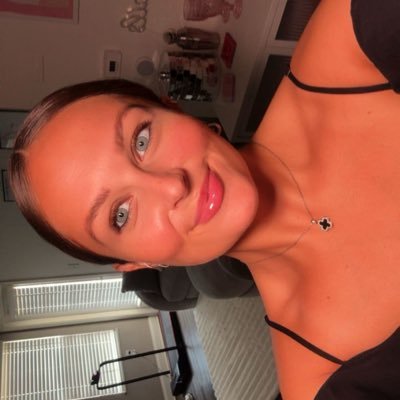 katiehudak43's profile picture. 💖🥂🪩🍒🤩