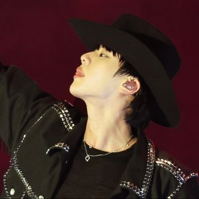 #BTS 𝙔𝙊𝙐’𝙍𝙀 𝙈𝙔 𝘽𝙀𝙂𝙄𝙉𝙉𝙄𝙉𝙂 𝘼𝙉𝘿 𝙀𝙉𝘿
@BTS_twt Fan account♡