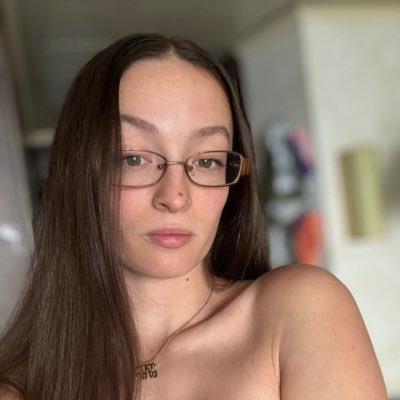 SpcyChcknNugget's profile picture. more social , less media