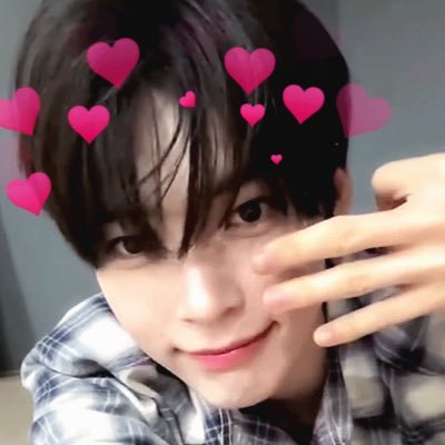 frillyruby's profile picture. ೀ ꒰ ྀི ◞ ◟ ꒱ 18 istp