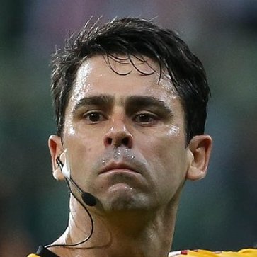 Gaucho e Colorado. Gosto de futebol bem jogado. Jogo truco e nao curto usar acentos