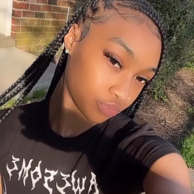 raventoobad's profile picture. new account 💕