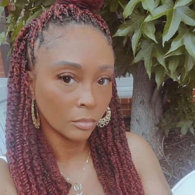 Natural Haircare Specialist Loc Tamer, LLC. ™️ #Loctician 🌱💗💆🏽♀️ #BrandAmbassador 👑💸 #KeepPounding 💙🏈 📍NC