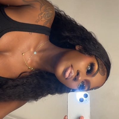 thaprettygirllk's profile picture. ig: @thaprettyfacek._