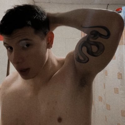 j2lr99's profile picture. https://t.co/JQrHYgKl8o