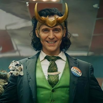 AntiEnsaio's profile picture. Escritor sem gênero fixo. 
Ensaio é forma morta. 
Crítica como estética de combate.