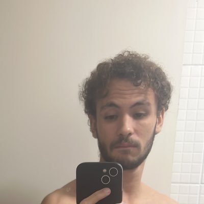 Psicólogo AT- Acompanhante Terapêutico Essa conta não é profissional (ele/dele) Não costumo concordar comigo por muito tempo
