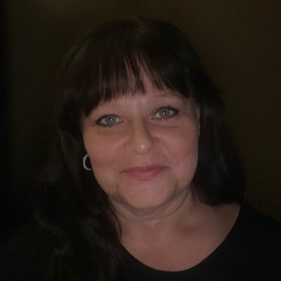 Licensed Clinical Social Worker, EMDR Trained Psychotherapist, Reiki Master Practioner & Artist (INFP)