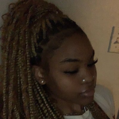 lightsnextdoor's profile picture. apparently im dangerous