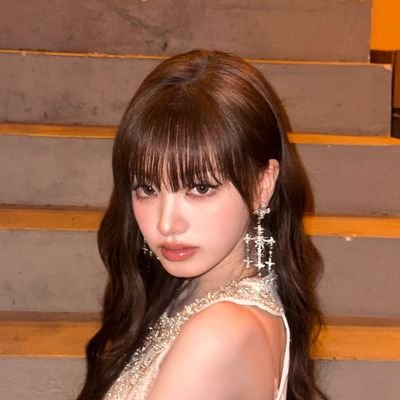 goldliz_dive's profile picture. DIVE

#XOXZ #IVE_SECRET