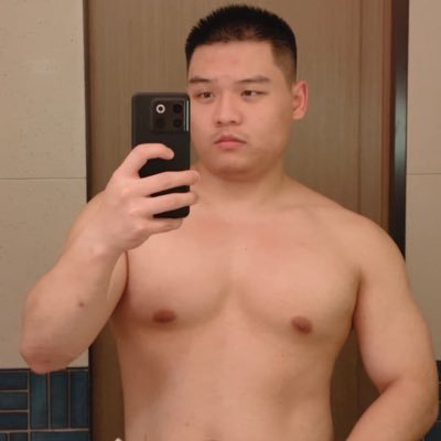私の名前はG,身長178、体重90、40,独身で、旅行が好きで、仕事が好きで、直男です。私は男が好きで、年齢に関係なく、喜んであなたと友達になります。女性は禁止します。