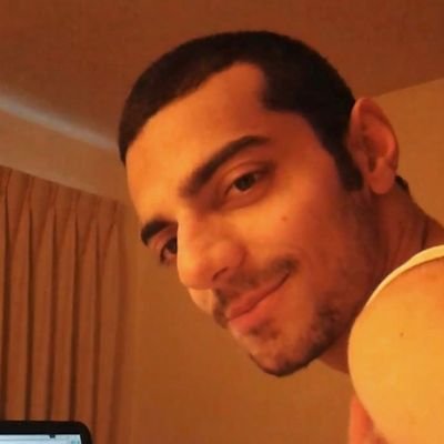 parnian_lak's profile picture. حامل رنج رهاشدگی | مادرم مرا عشق نداد، زندگی با من دست نداد، بی‌تعهدی به من پا میداد.
#AttachmentDisorder