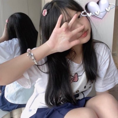 jsocROyg0h5i8W4's profile picture. 