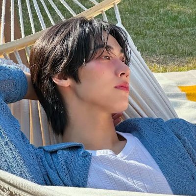 NF_utofia's profile picture. 