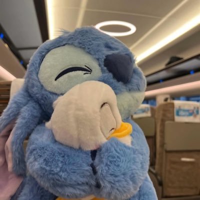 sminzzz's profile picture. 🧚🏼‍♀️🩵✨🎀🌷