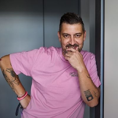 berzelinho's profile picture. 1893 ⚽ | DK 32c 💳 | 49ers 🏈 | Irgendwas mit Marketing & Kommunikation für Recht & Ordnung ⚖️ | Vater eines Dinosaurier-Mädels 🦕